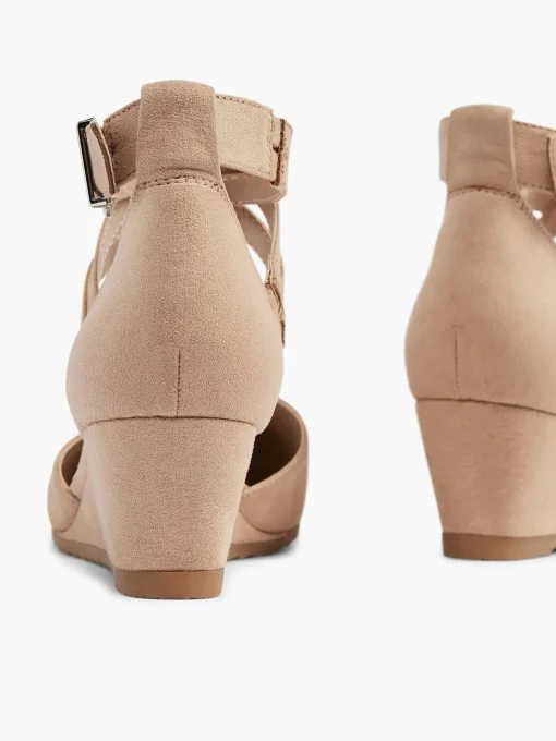 Beige Pump Gesp