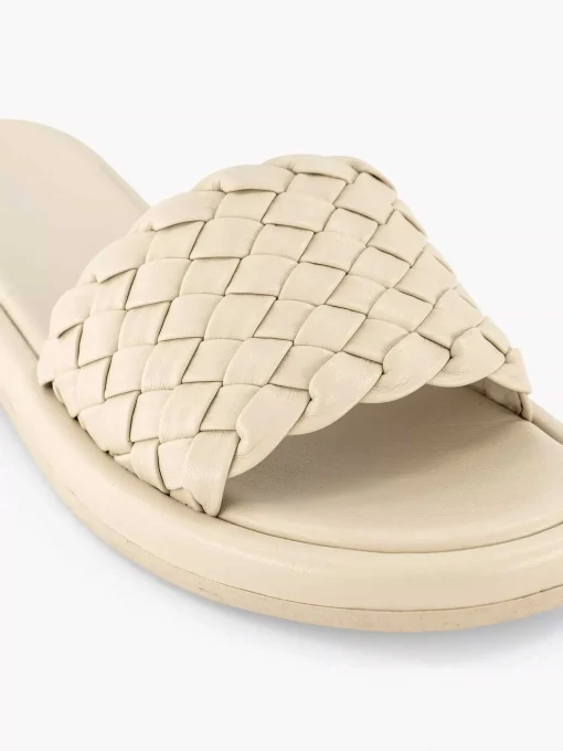 Beige Slipper Gevlochten