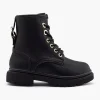 Zwarte Veterboot