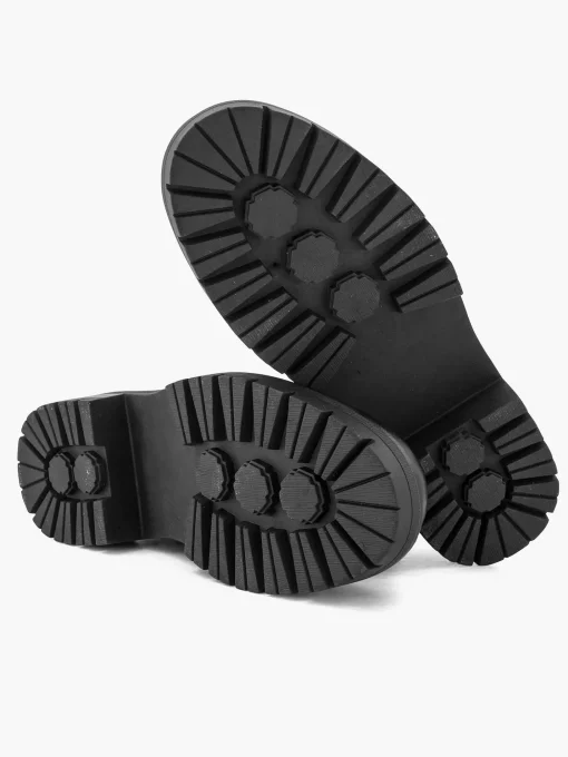 Zwarte Veterboot
