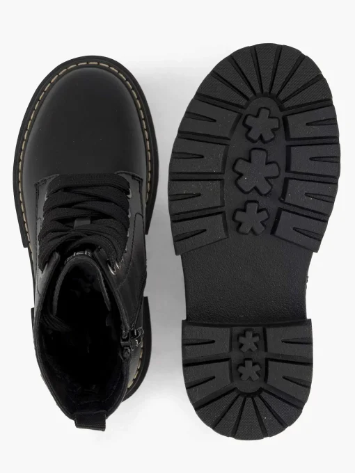 Zwarte Veterboot