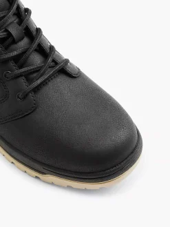 Zwarte Veterboot