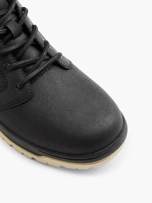Zwarte Veterboot